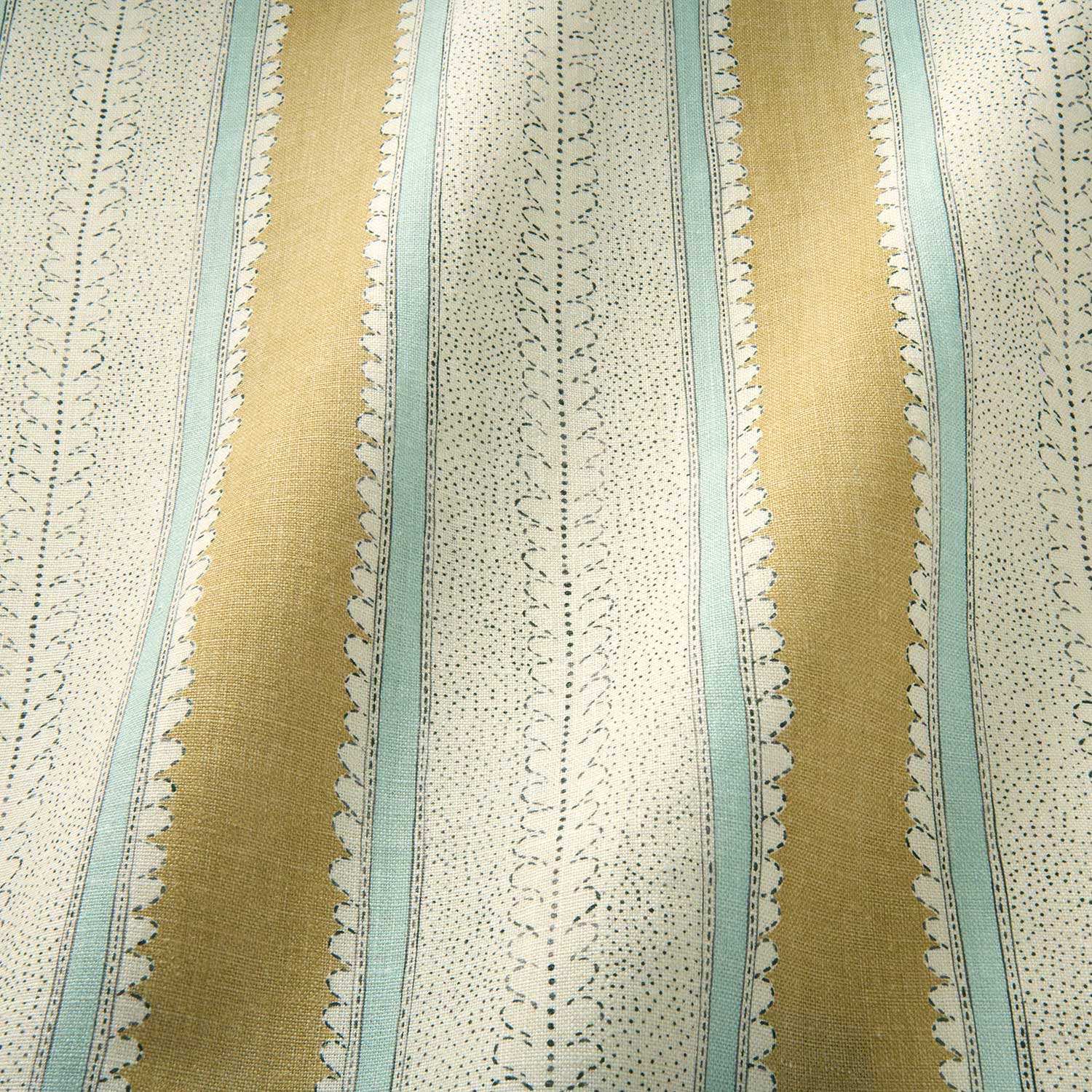 LF2473C Dimity 12 Straw