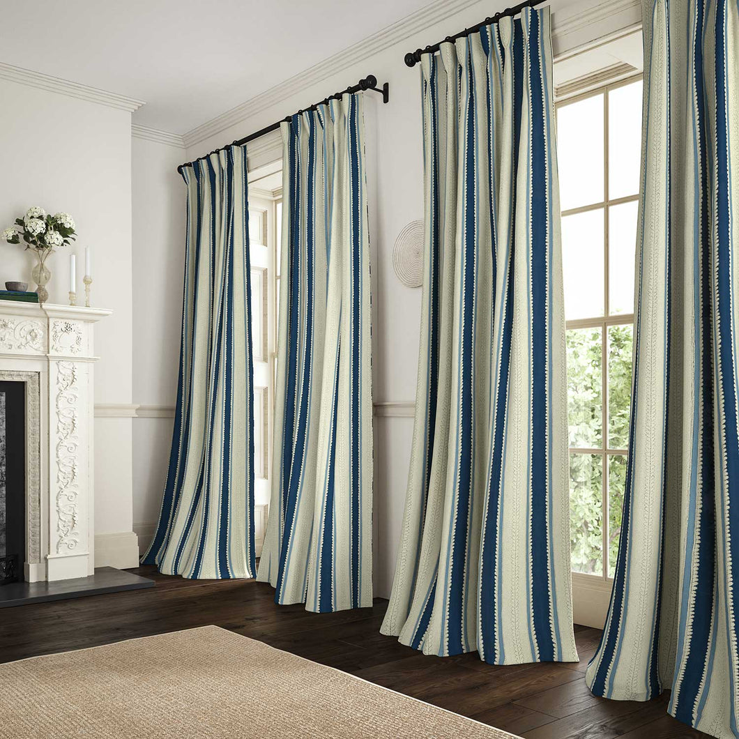 LF2473C Dimity 18 Ultramarine
